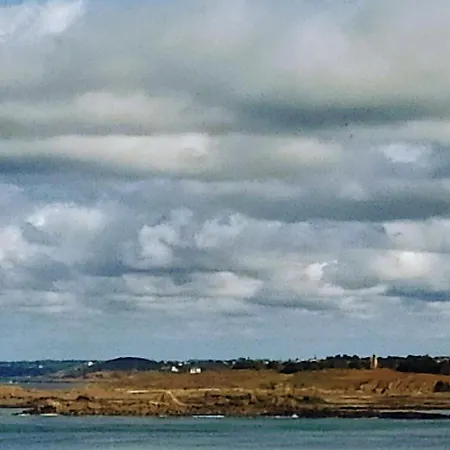 Holiday home Maison Face A L'ile Des Ebihens *